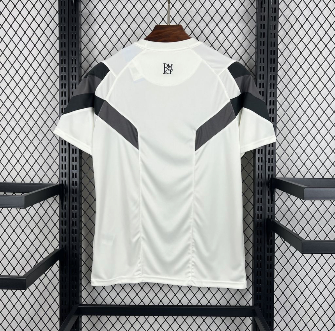 تيشيرت ريال مدريد 